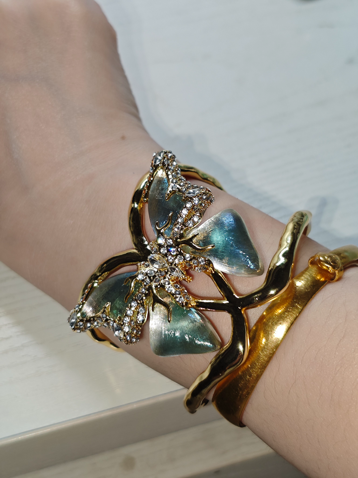 butterfly vintage open-end gold-plated bracelet
