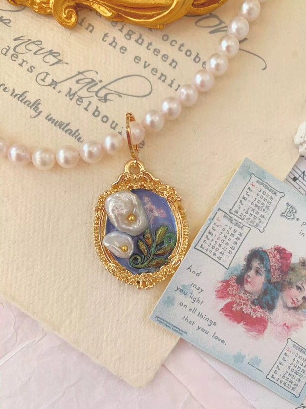 “Lily Love" baroque pearl pendant