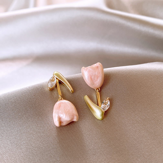 adorable tulip earrings