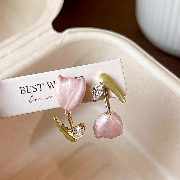 adorable tulip earrings