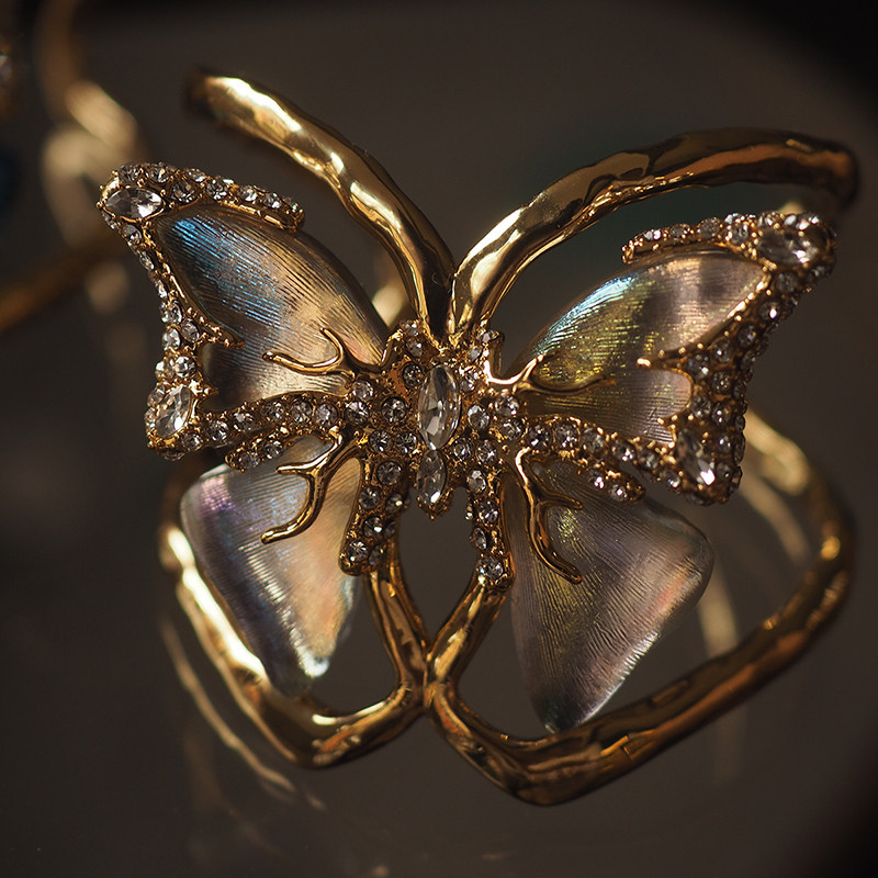 butterfly vintage open-end gold-plated bracelet