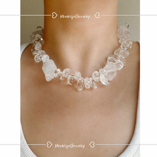 Artika casual white crystal necklace