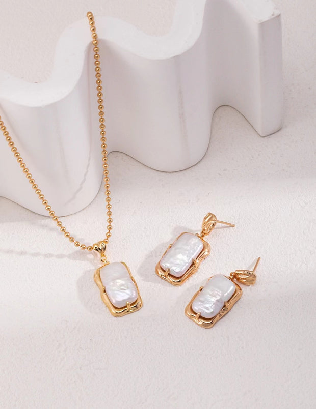 natural baroque pearl necklace