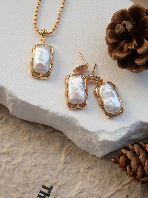 natural baroque pearl necklace