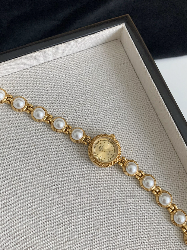 the original petite square pearl watch